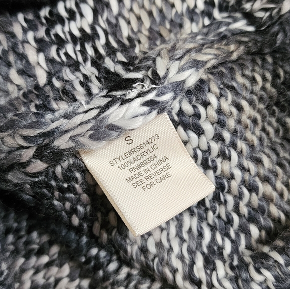 NWT, Ultra Flirt Women's Gray,Multicolor Knit Striped, Crewneck Sweater - Picture 9 of 9